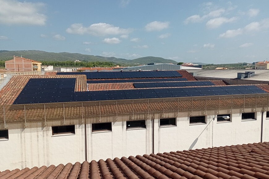 Planta fotovoltaica al celler de Sant Jaume dels Domenys de Cellers Domenys